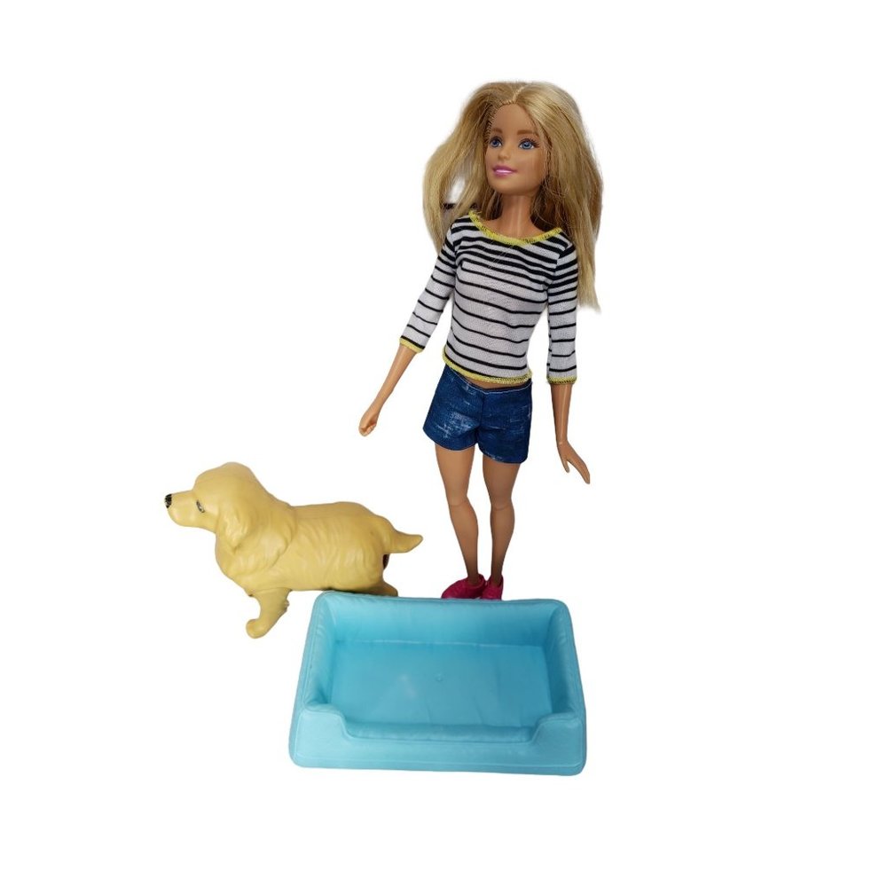 Barbie and Pregnant Dog Taffy‎ With Bed